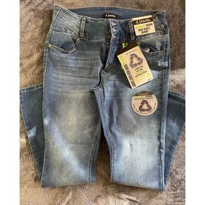High waist blue jeans